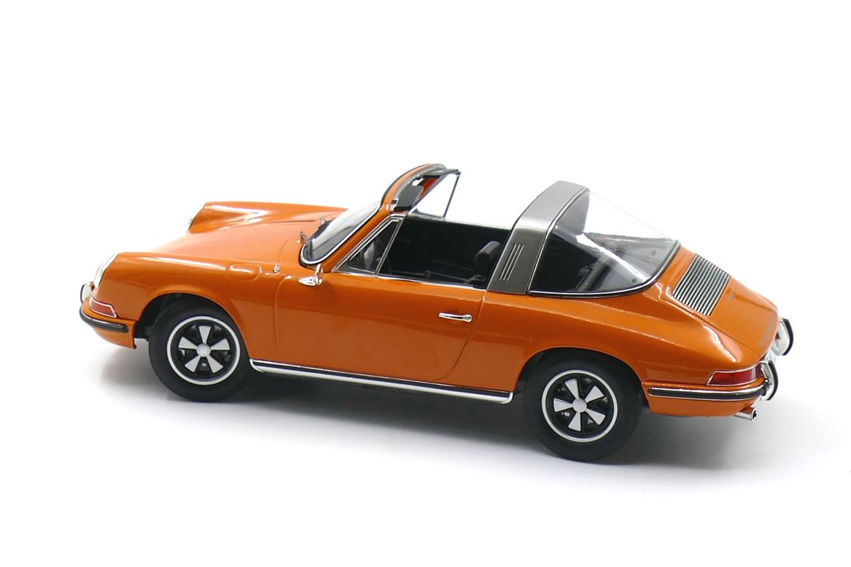 Porsche 911 T 1969 darkred 1:18 Norev