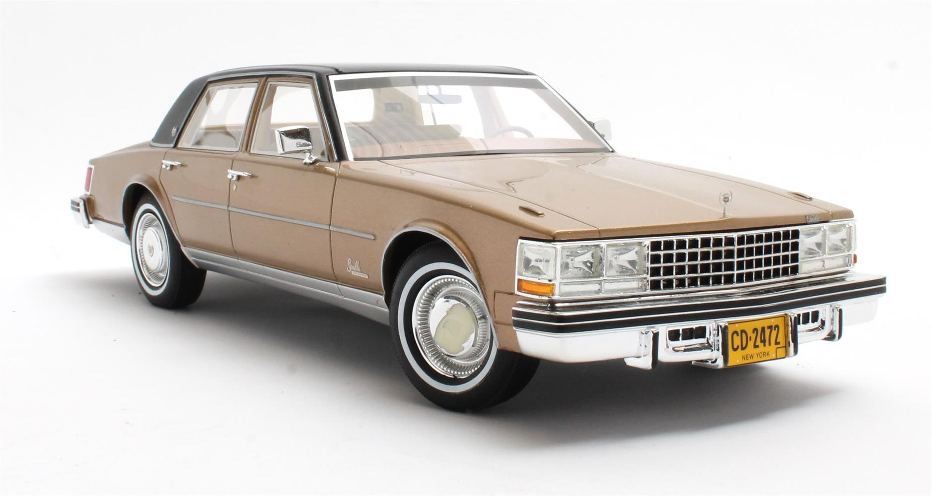 Cadillac Seville Gold metallic 1976 1:18 Cult Scale Models