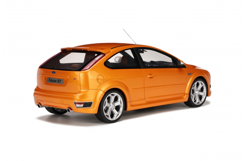 Ford Focus Mk2 ST 2.5 Electric Orange OT961 1:18 Otto Models