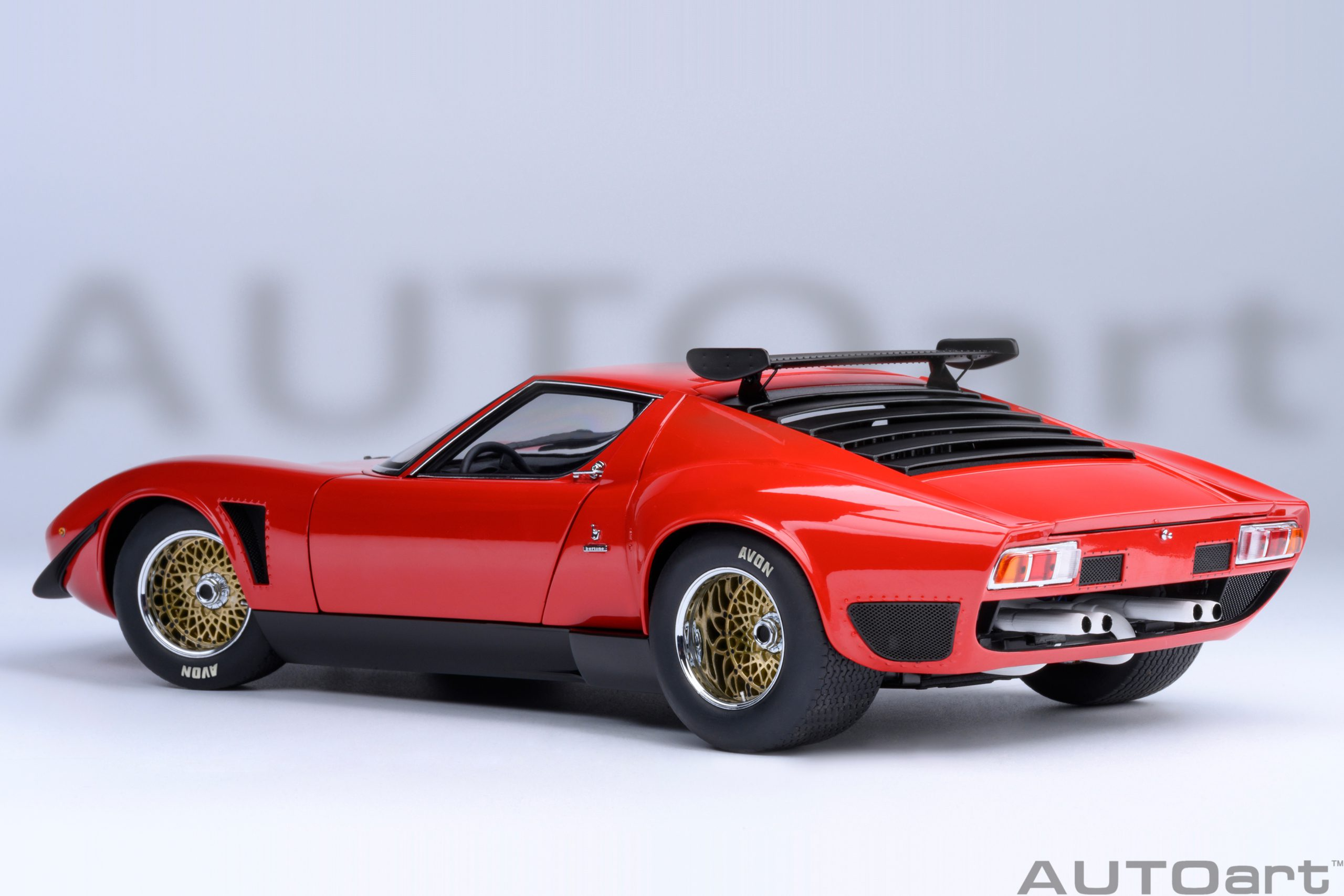Lamborghini Miura JOTA SVR (Red) )1:18 Autoart