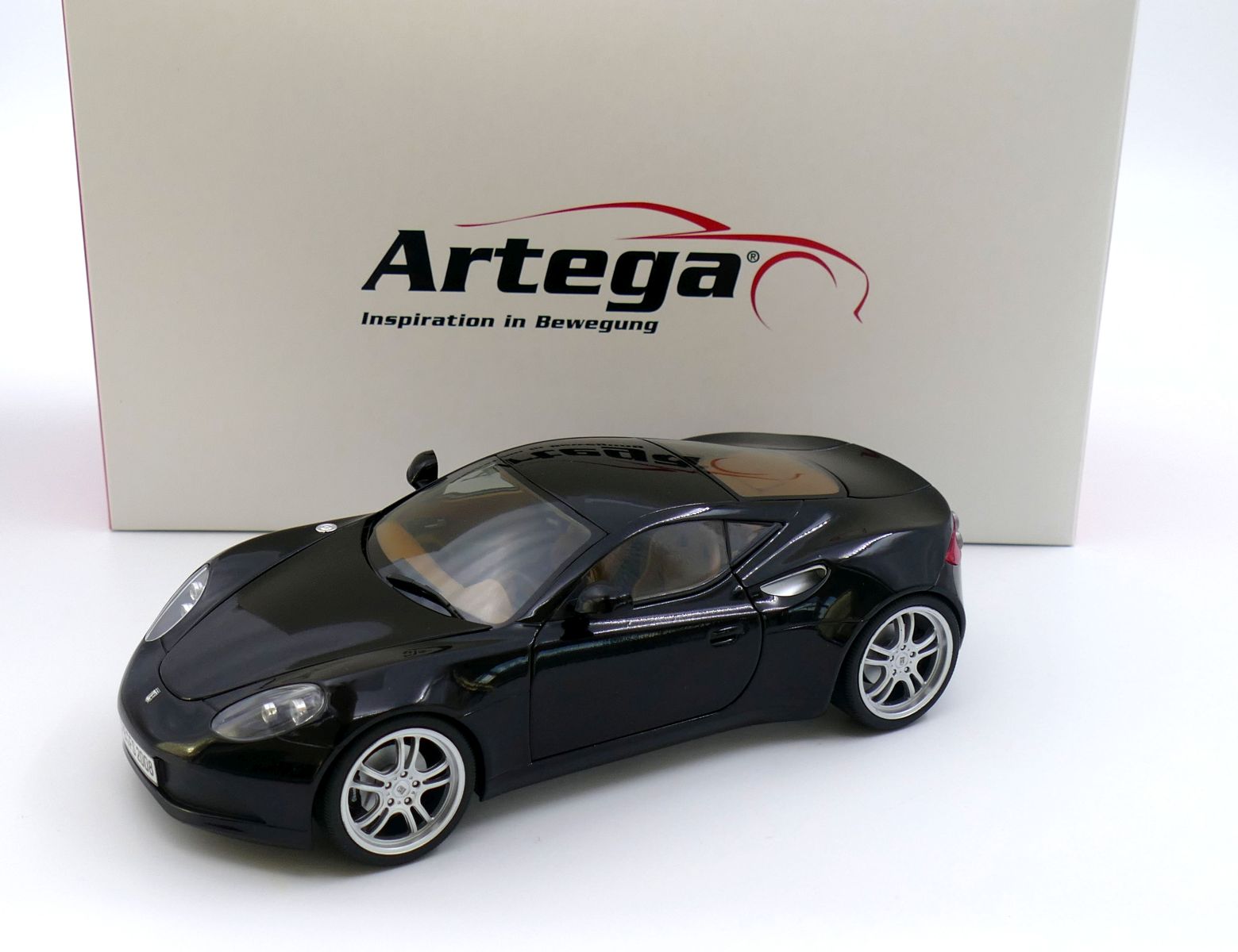 Artega GT Night Black 1:18 Revell