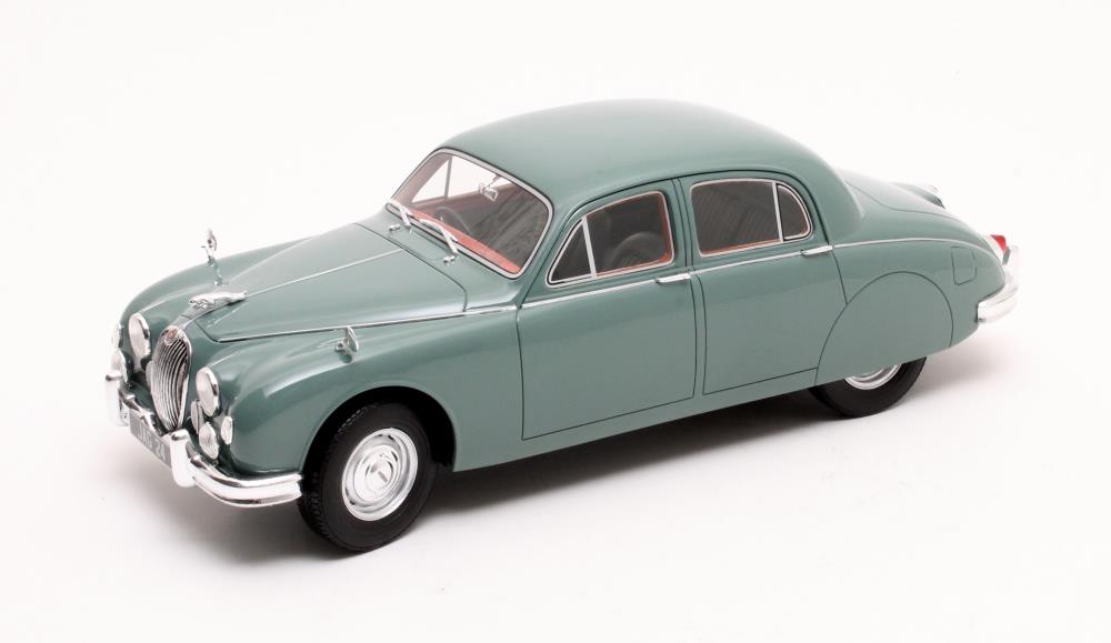 Jaguar 2.4 MKI green 1955  1:18 Cult Scale Models