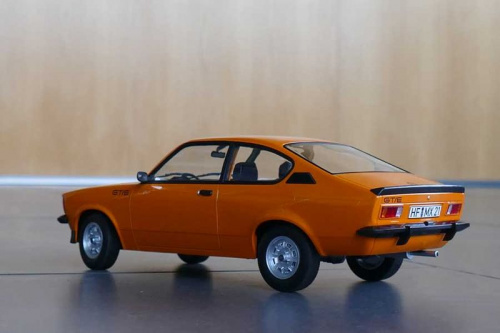 Opel Kadett C Gt/E 1977 orange 1:18 Norev