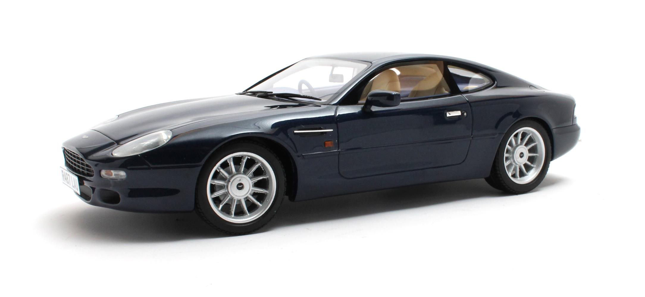 Aston Martin DB7 Mendip blue 93-99 1:18 Cult Scale Models 