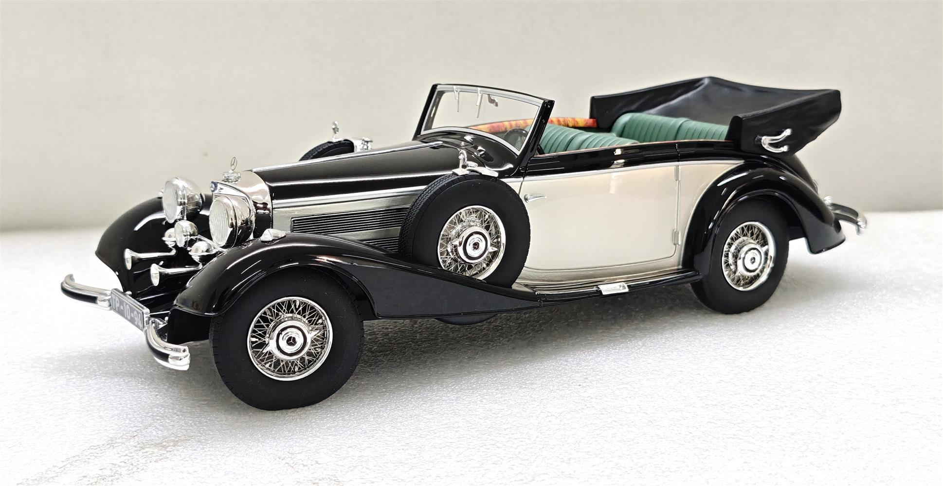Mercedes Benz 540K Cabriolet B black White 1936-'38 1:18 Cult Scale Models Mercedes Benz 540K Cabriolet B black White 1936-'38 1:18 Cult Scale Models