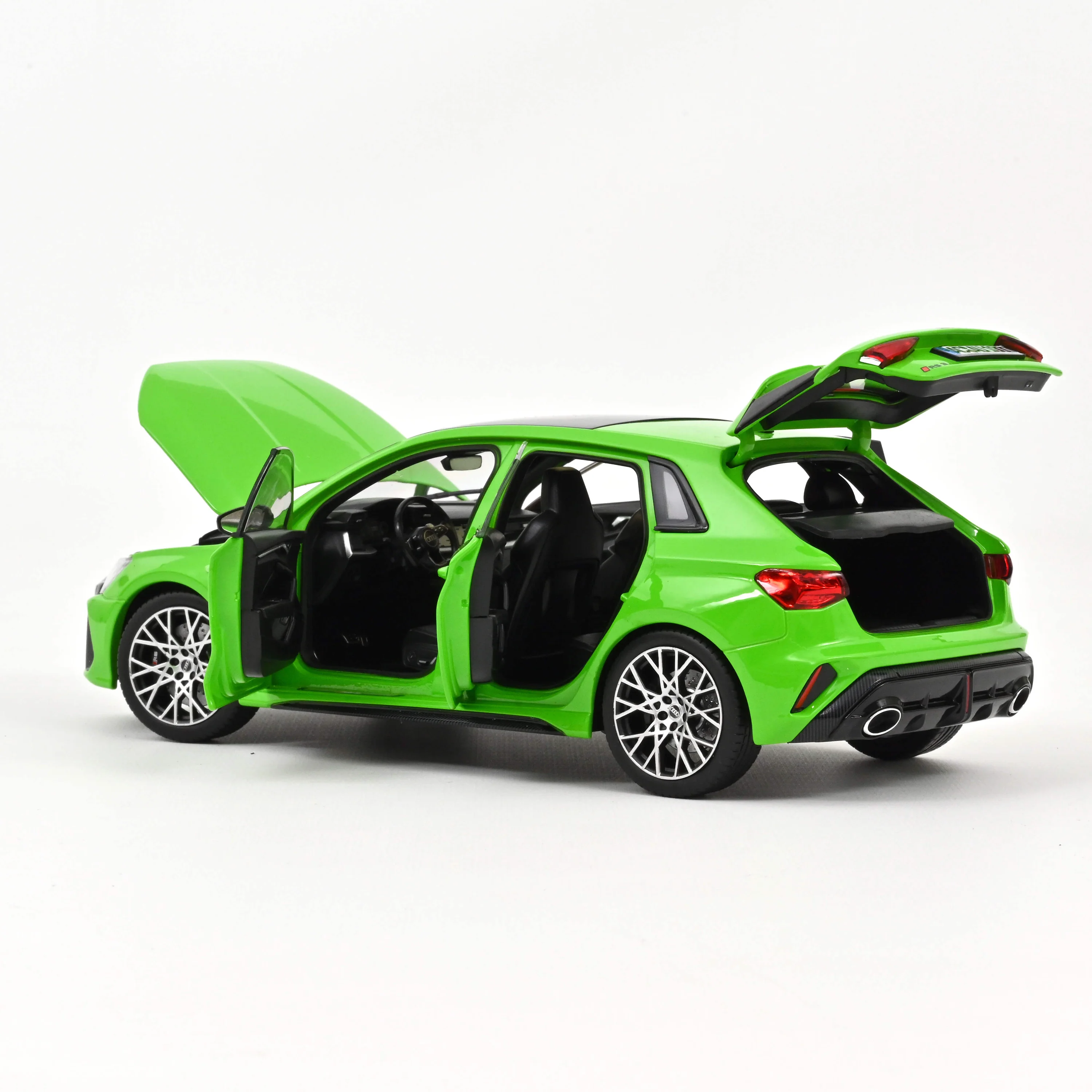 Audi RS 3 2025 Kyalamigrün 1:18 Norev 