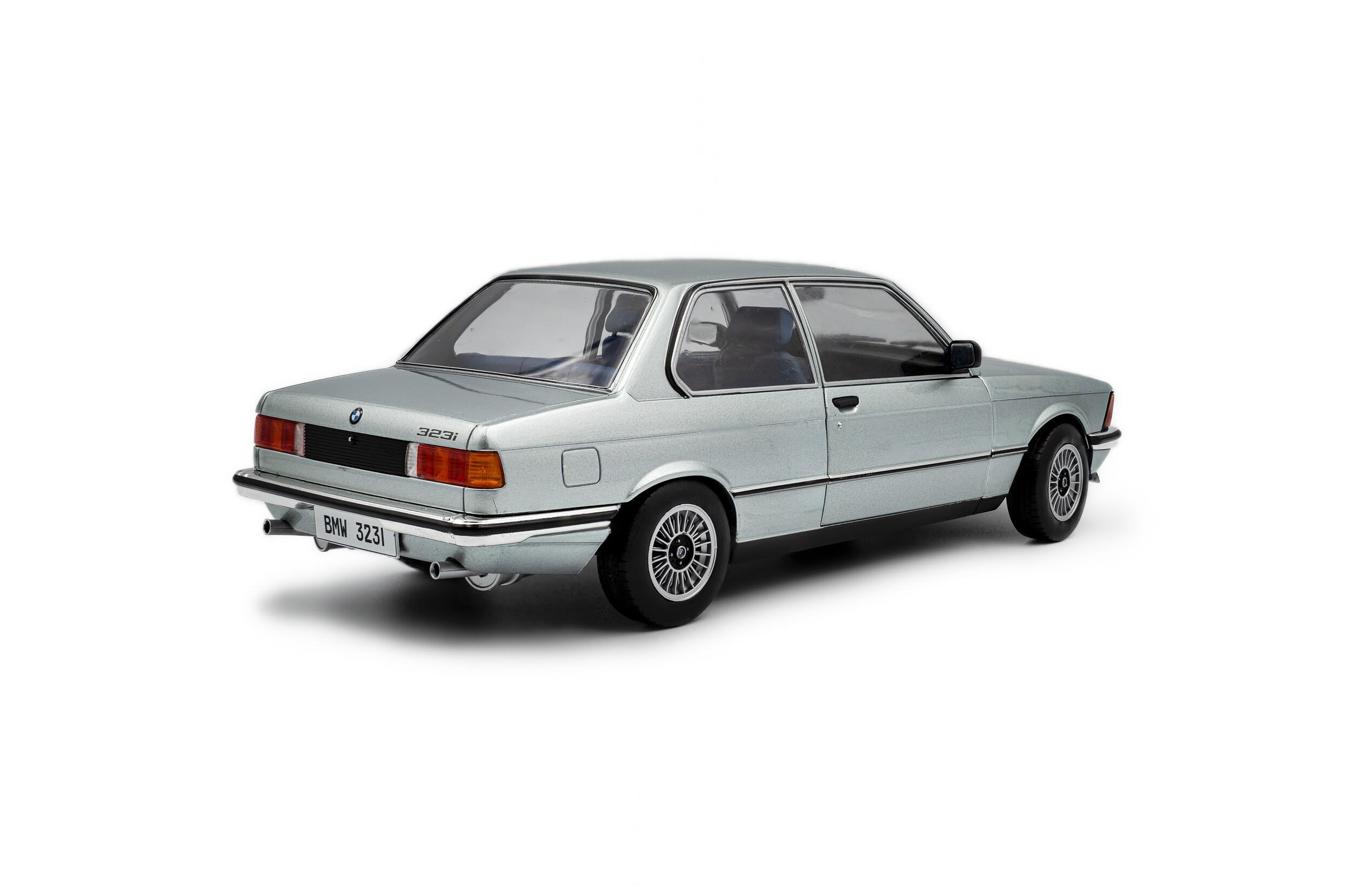 BMW E21 323i Saphirblau Metallic 1980 1:18 Solido BMW E21 323i Saphirblau Metallic 1980 1:18 Solido