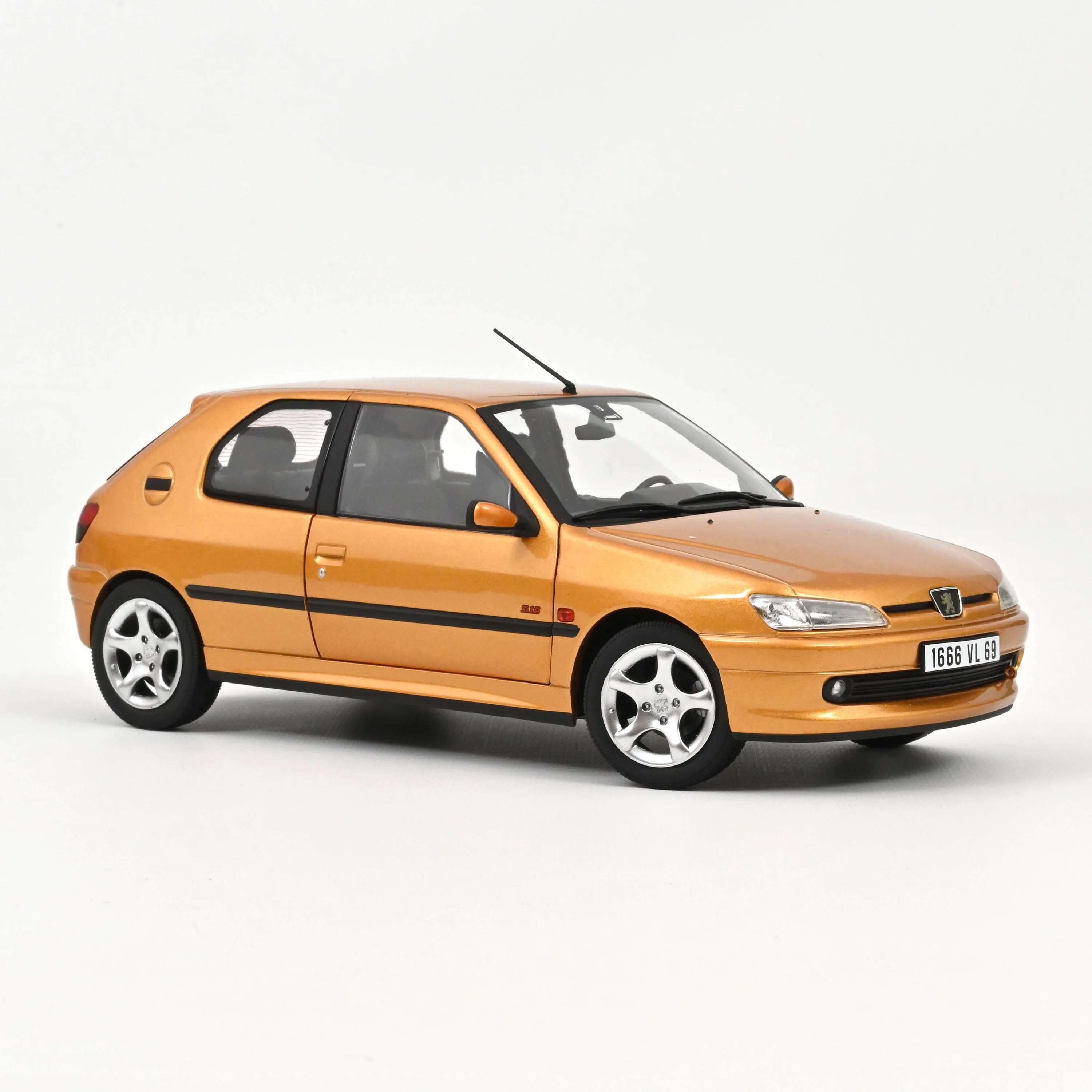 Peugeot 306 Cabriolet 1994 Blaze Gelb1:18 Norev