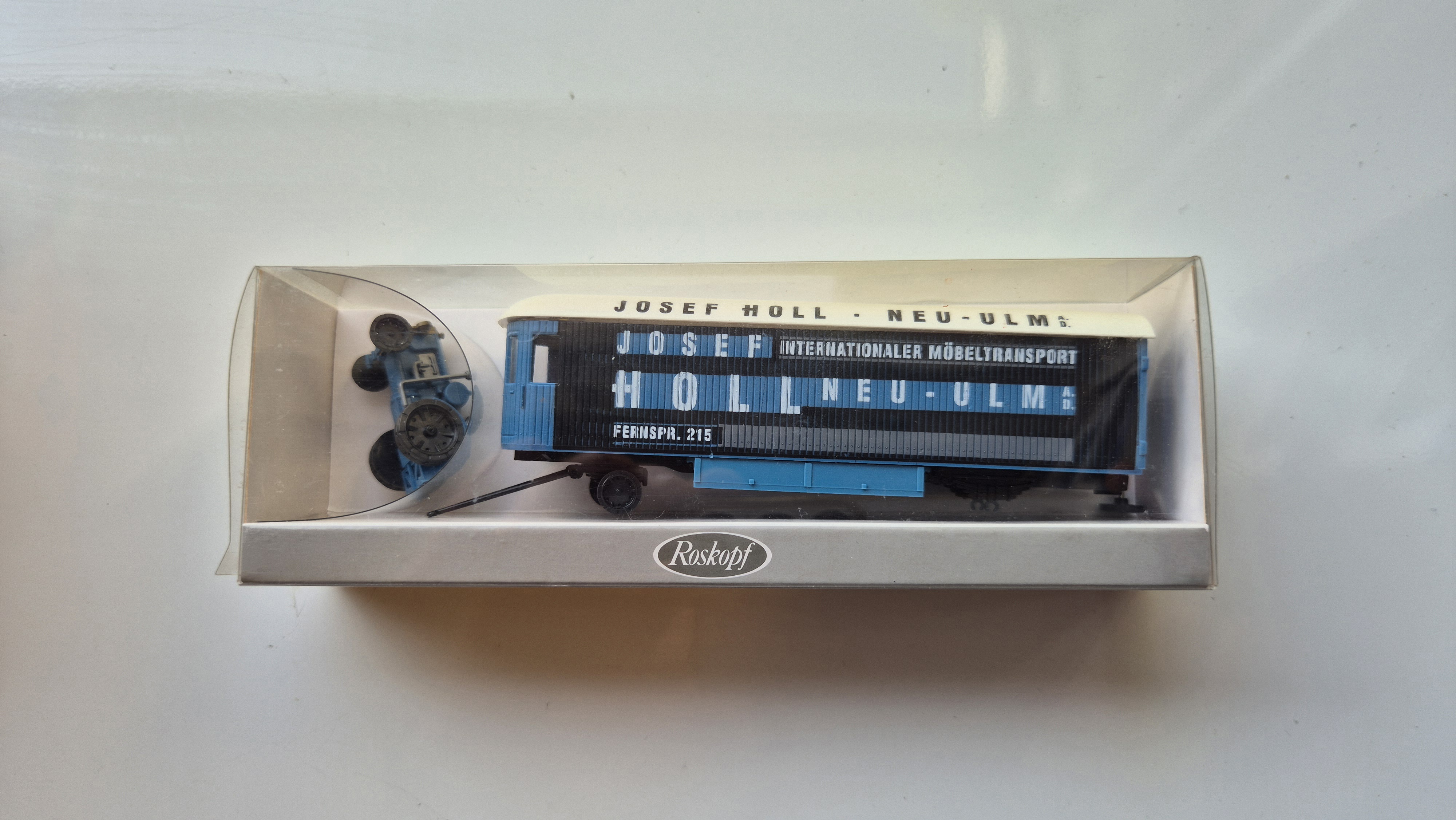Hanomag Schlepper mit Möbelanhänger 1:87 ROSKOPF 382