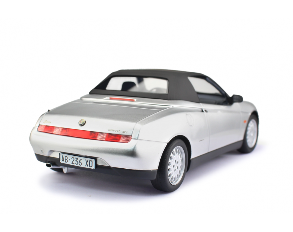 Alfa Romeo Spider 2.0 T.Spark 16V 1995 GRIGIO CHIARO MET. LM193G  1:18 Laudoracing Model