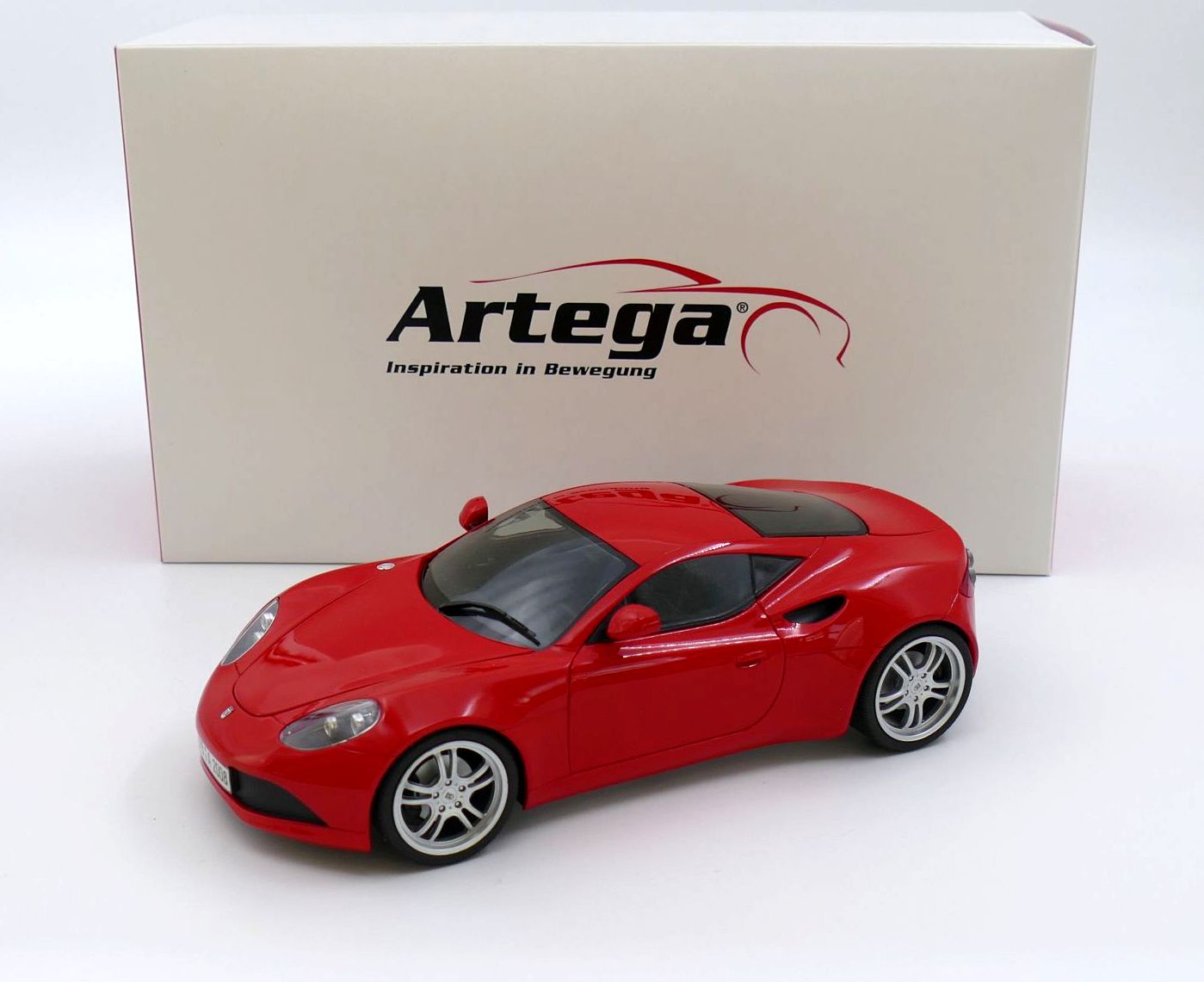 Artega GT Fire Red 1:18 Revell