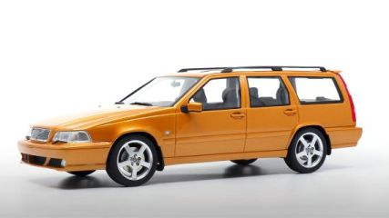 Volvo V70 R P80 - saffran DNA000153  1:18  DNA Collectibles 