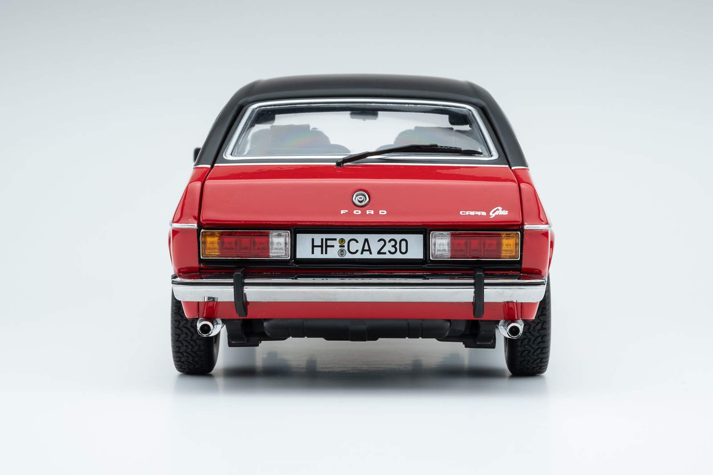 Ford Granda 1:18 Touring Modelcars