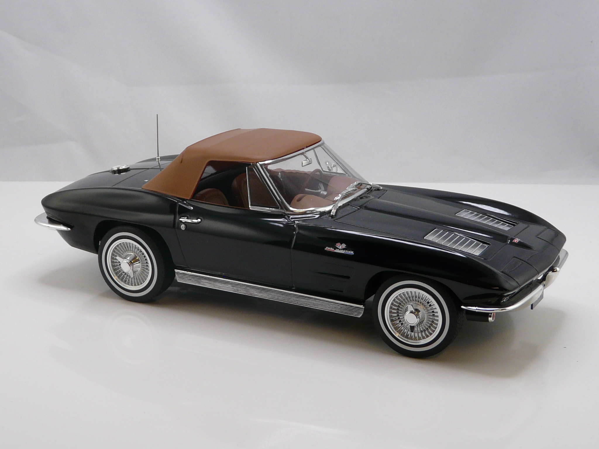 CHEVROLET CORVETTE STING RAY CABRIOLET 1963 BLACK1:18 Norev