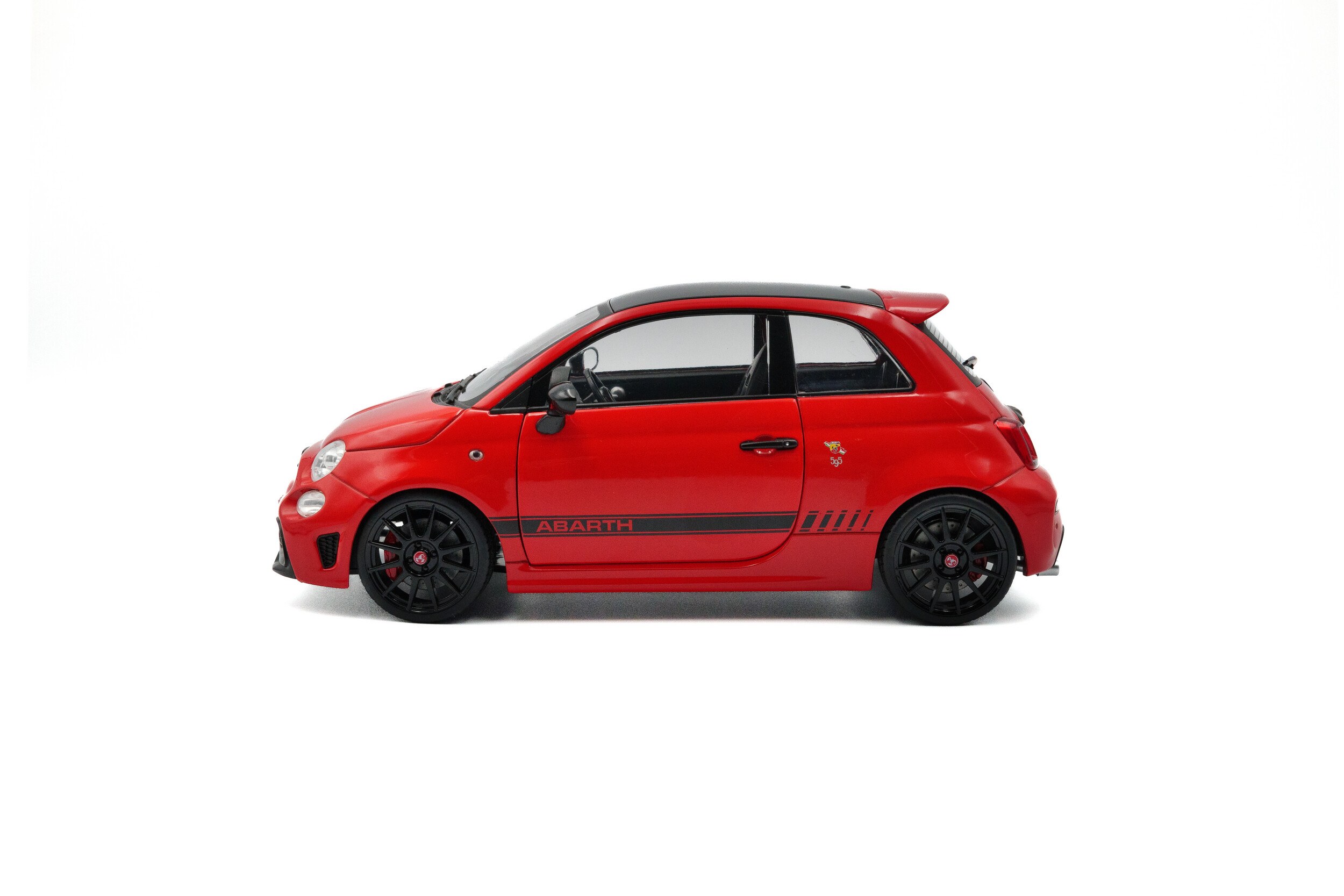 Fiat F595 Abarth Rosso Maranello 2022 1:18 Solido