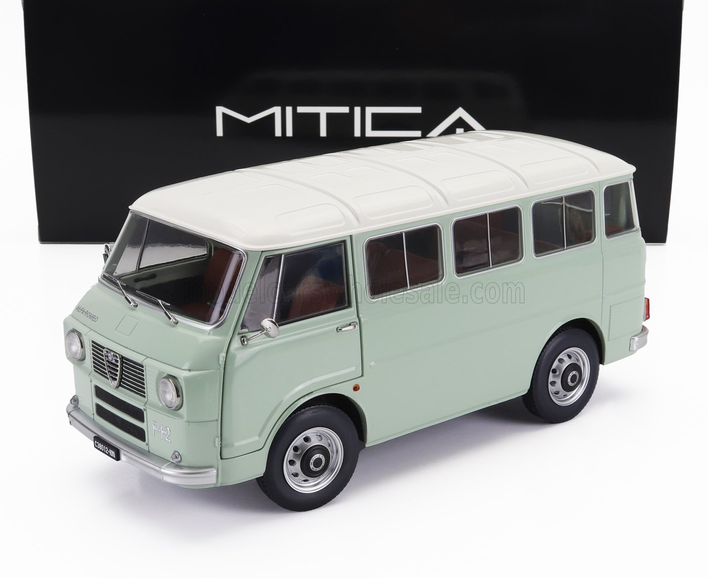 ALFA ROMEO  F-12 MINIBUS 1-SERIES 1967 VERY LIGHT GREEN IVORY - ACQUA DI FONTE 1:18 Mitica
