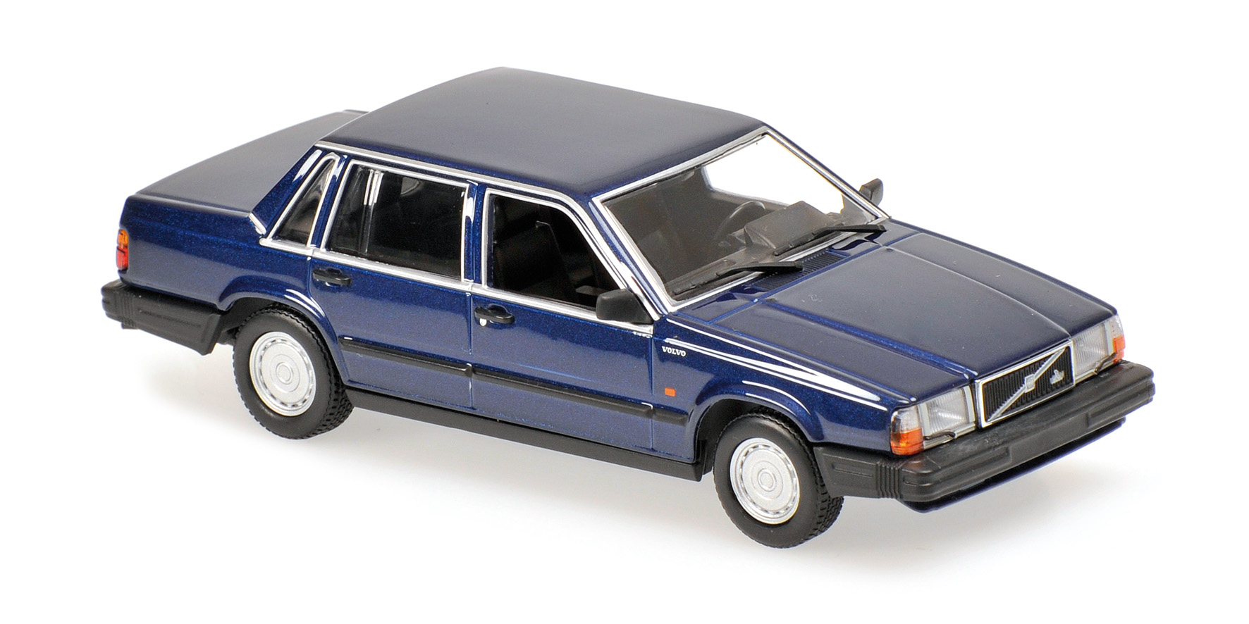 VOLVO 740 GL 1986 DARK BLUE METALLIC 1:18 Minichamps