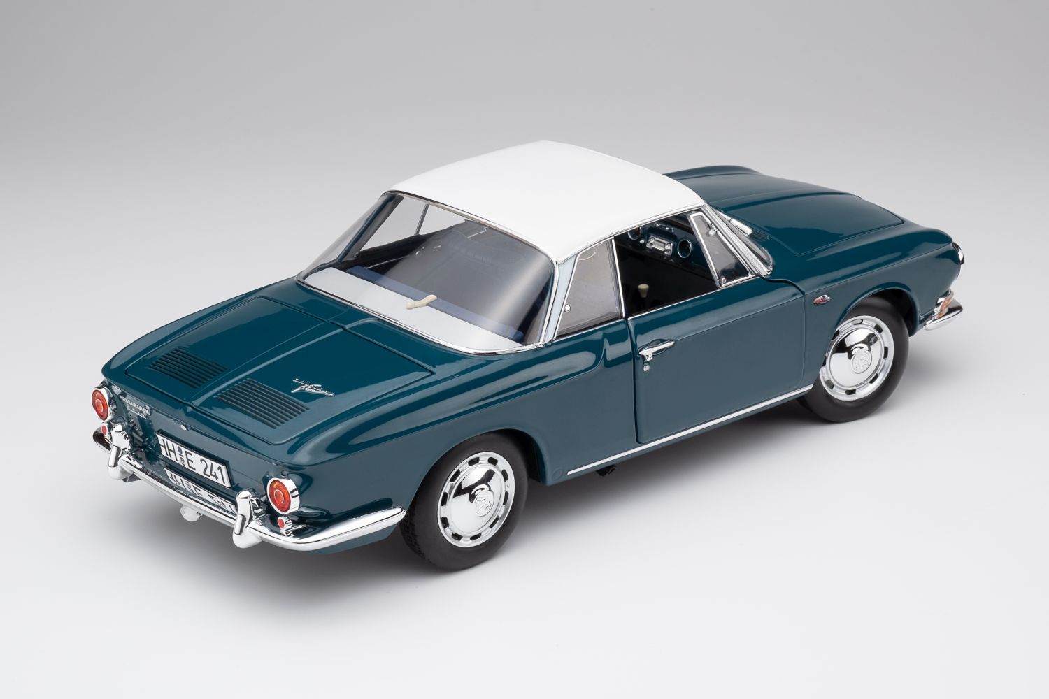 Volkswagen Karmann Ghia Typ 34 sea blue / white top 1:18 Norev