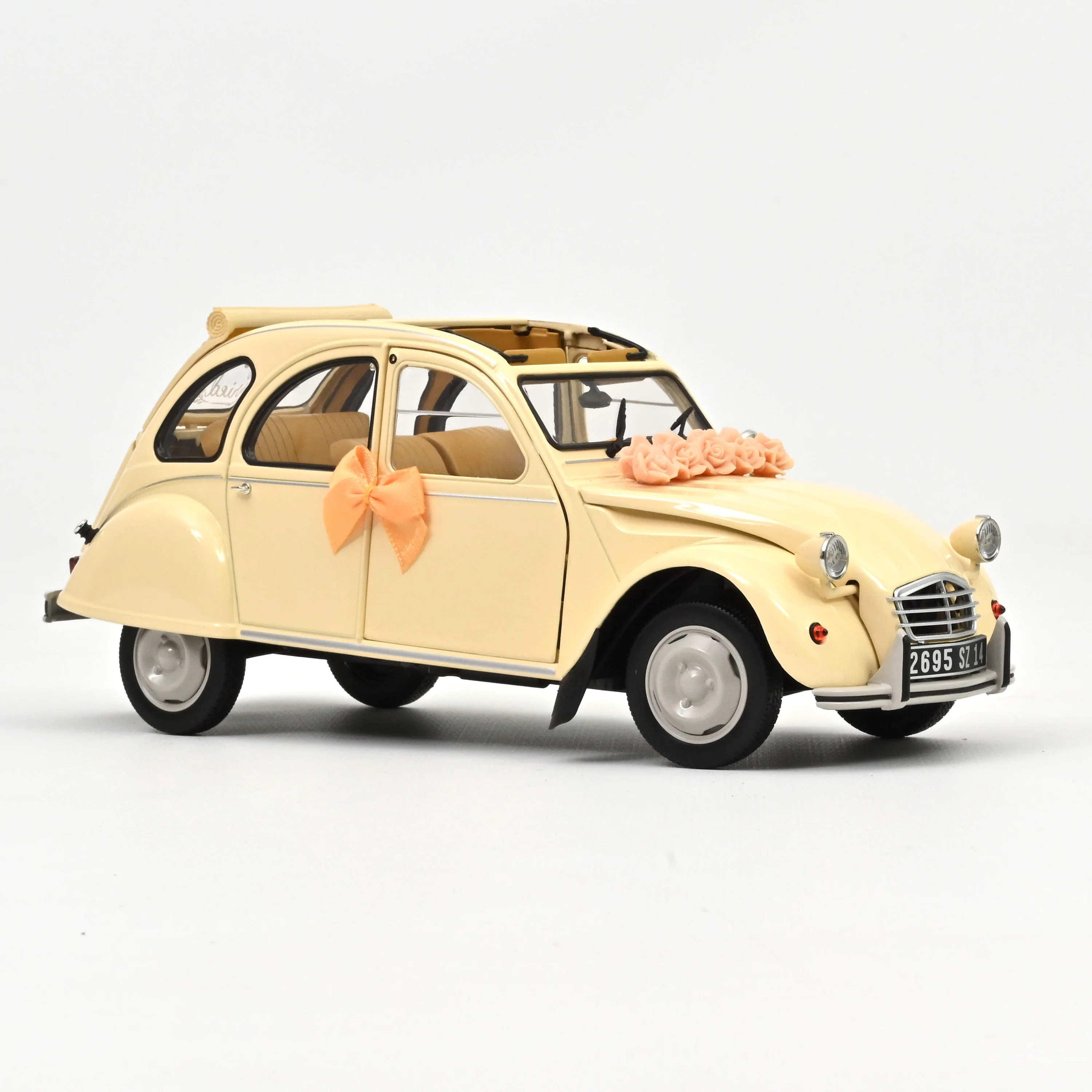 Citroen 2CV 1986 Beige Hochzeitsgeschenk 1:18 Norev