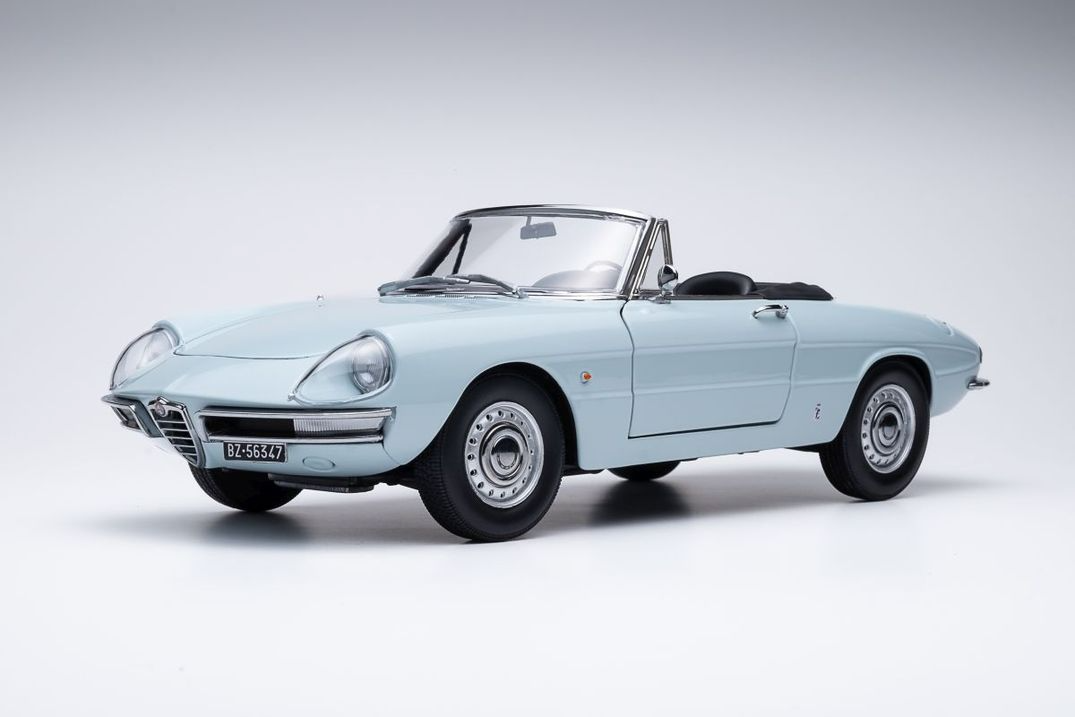 Alfa Romeo 1600 Duetto Spider 1966 blu celeste AR513 1:18 Touring Modelcars