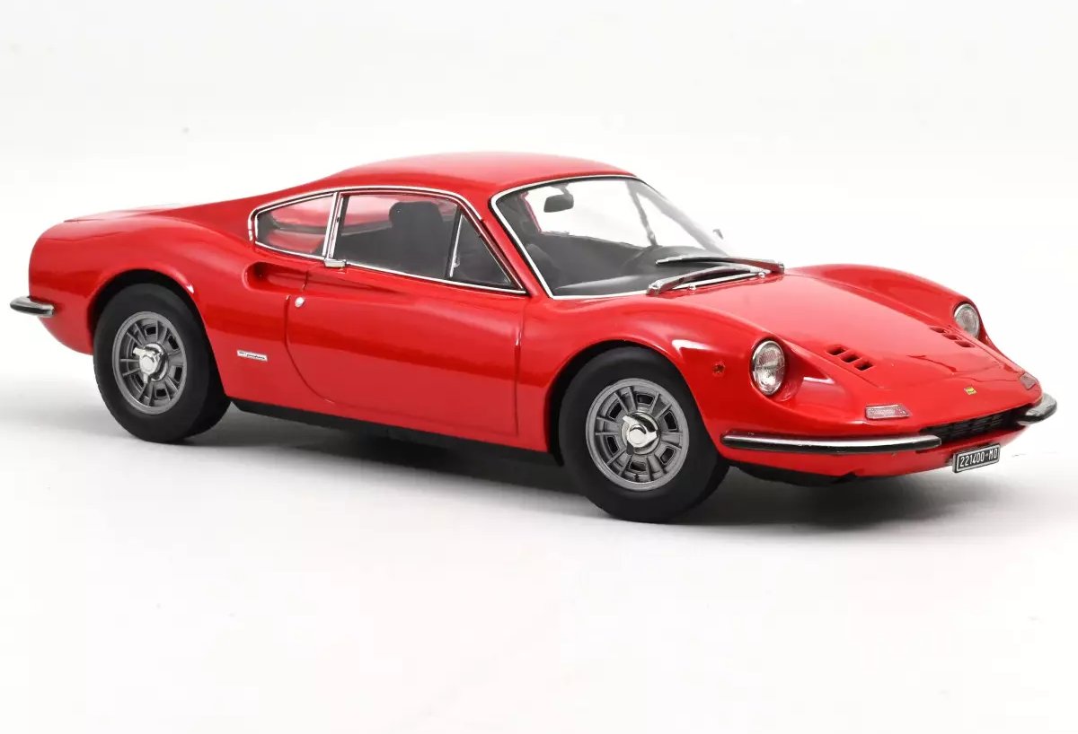 Ferrari Dino 246 GT 1968 Rot 1:18 Norev 