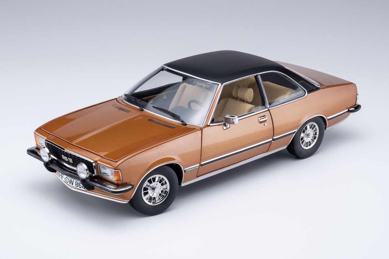 Opel Commodore B GS/E Coupé 1975 braun 1:18 Touring Modelcars