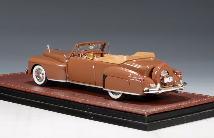 Lincoln Continental Cabriolet Open roof - Chetwyn Beige 1942 GLM100801 1:43  GLM 