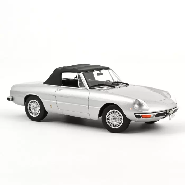 Alfa Romeo 2000 Spider 1973 Silbergrau metallic 1:18 Norev 