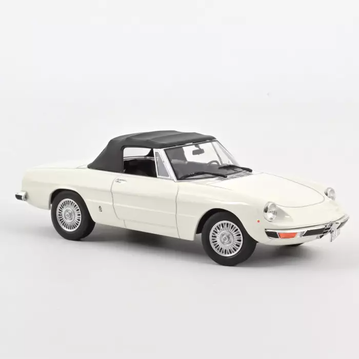 Alfa Romeo 2000 Spider 1978 Weiß 1:18 Norev 