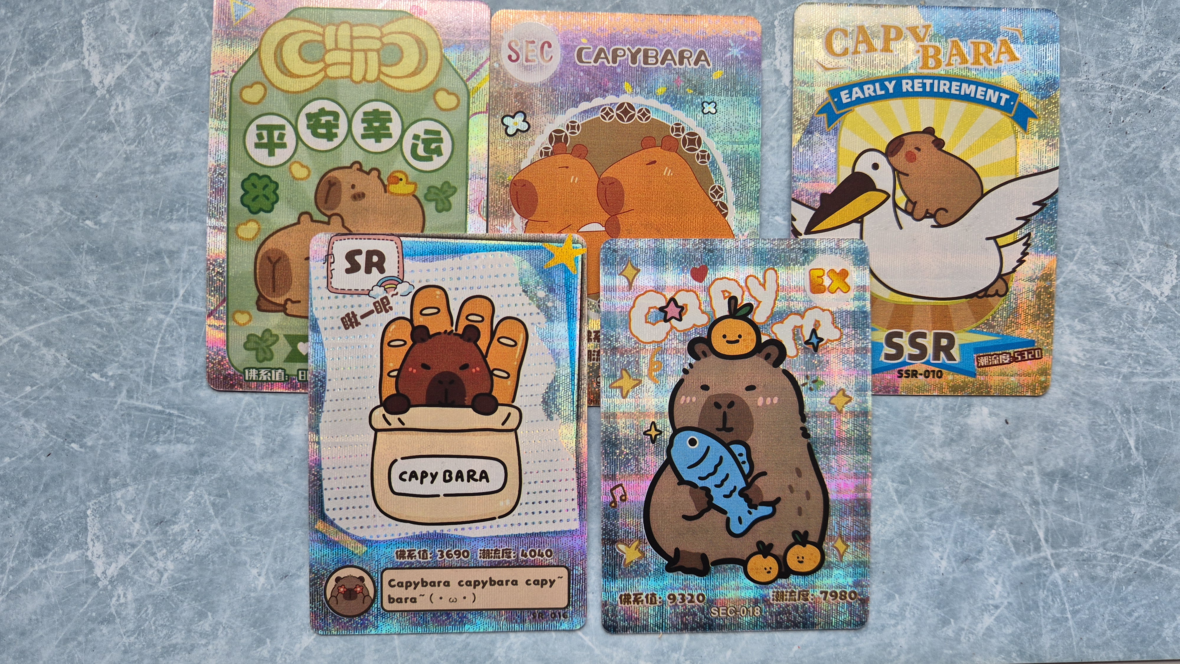 Capybara Glitzer Sammelkarten Packung mit 5 Karten