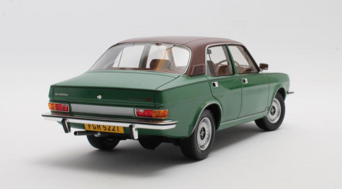 Morris Marina Saloon green '76-'78 1:18 Cult Scale Models
