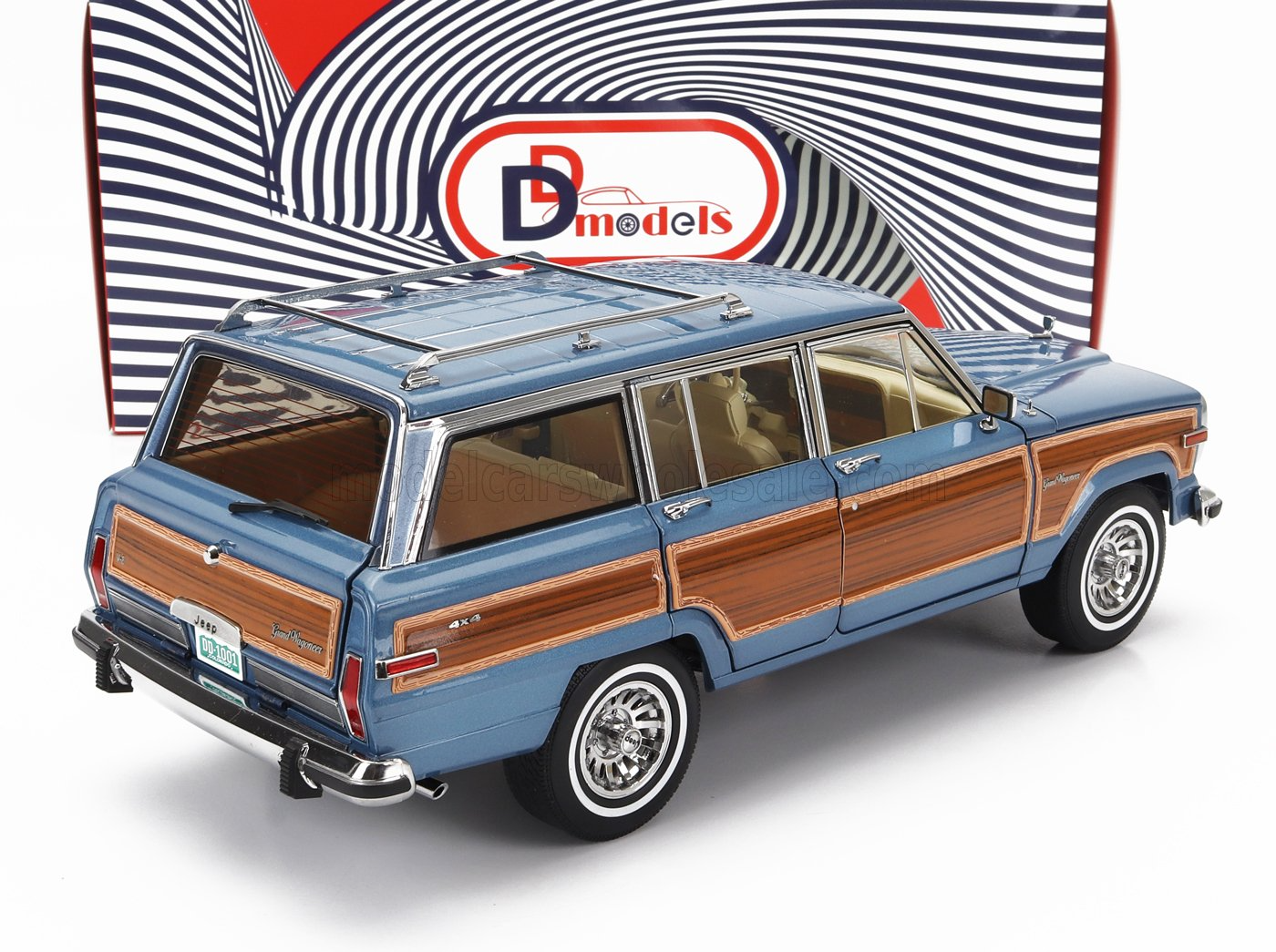 JEEP GRAND WAGONEER 1989  LIGHT BLUE MET / WOOD 1:18 DD Models
