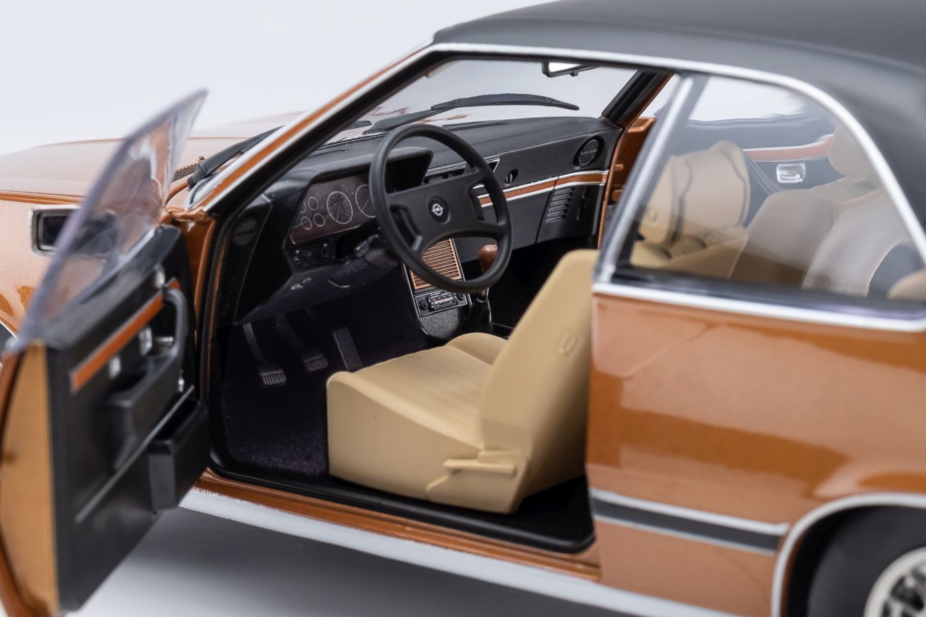 Opel Commodore B GS/E Coupé 1975 braun 1:18 Touring Modelcars