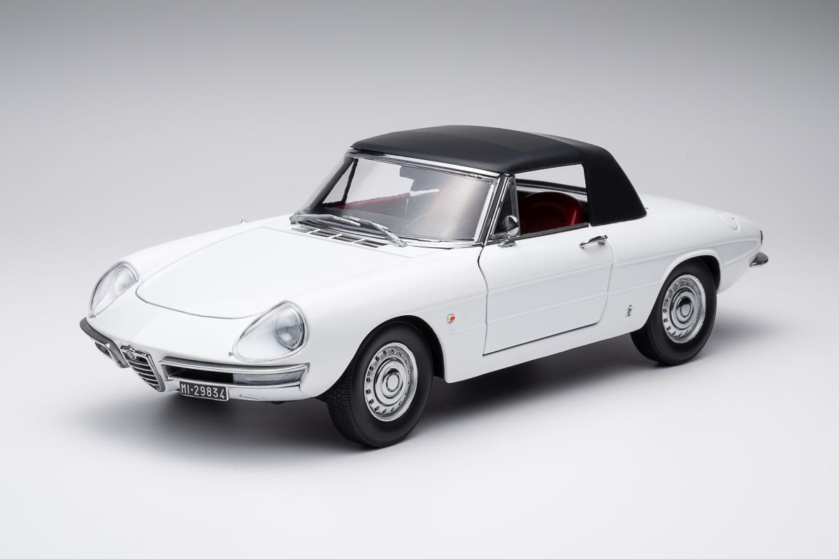 Alfa Romeo 1600 Duetto Spider 1966 Bianco Farina 1:18 Touring Modelcars 