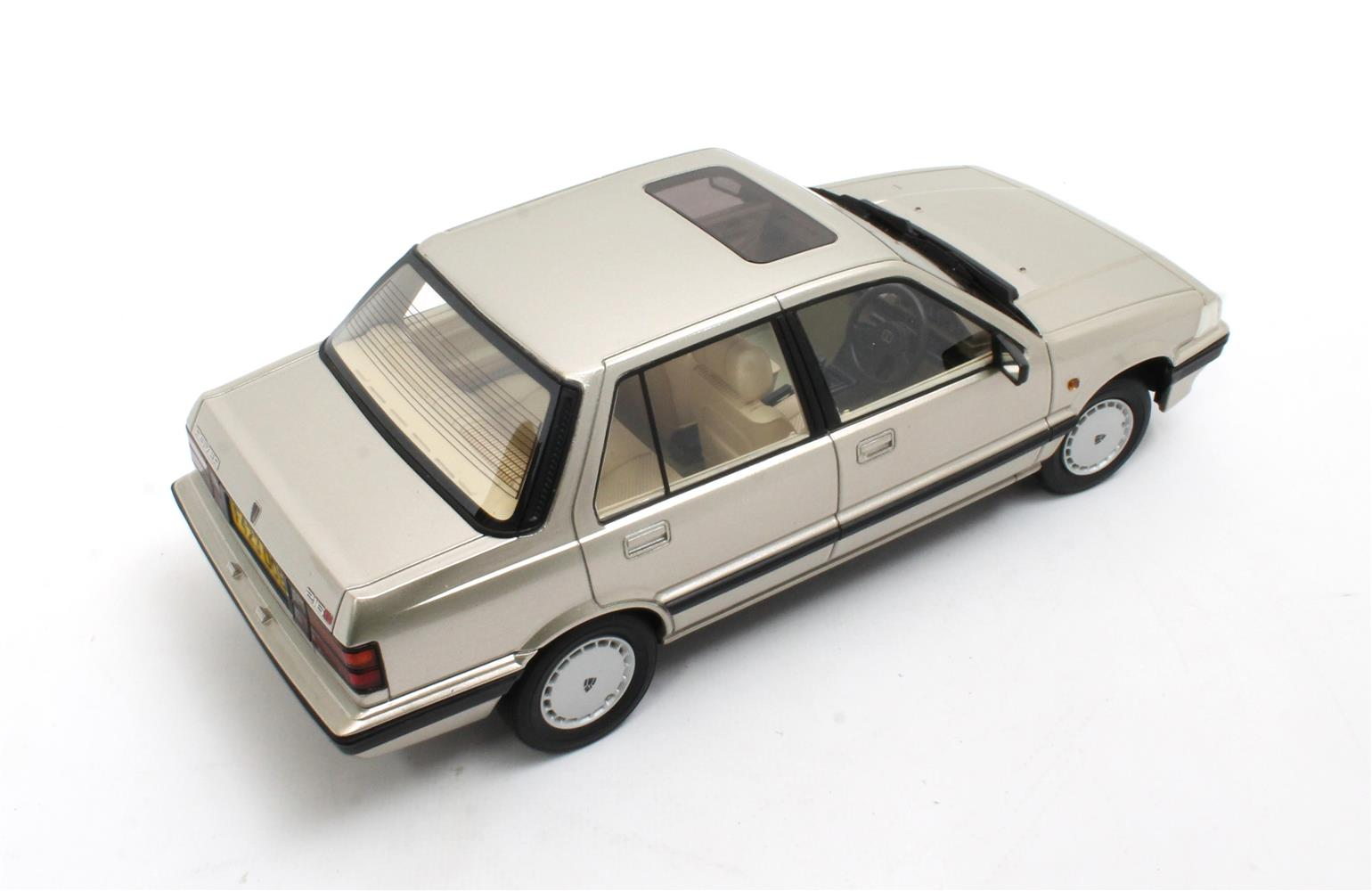Rover 216 S ( SD3 ) silver metallic1986 1:18 Cult Scale