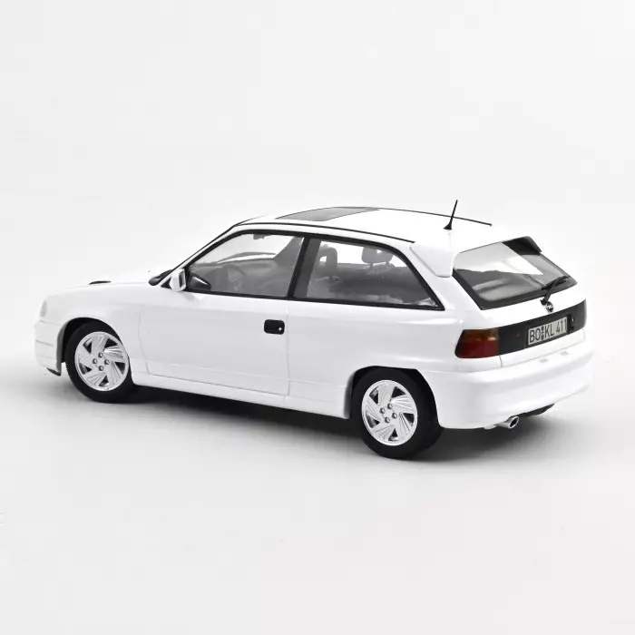 OPEL ASTRA GSI 1991 CASABLANCA WHITE 1:18 Norev
