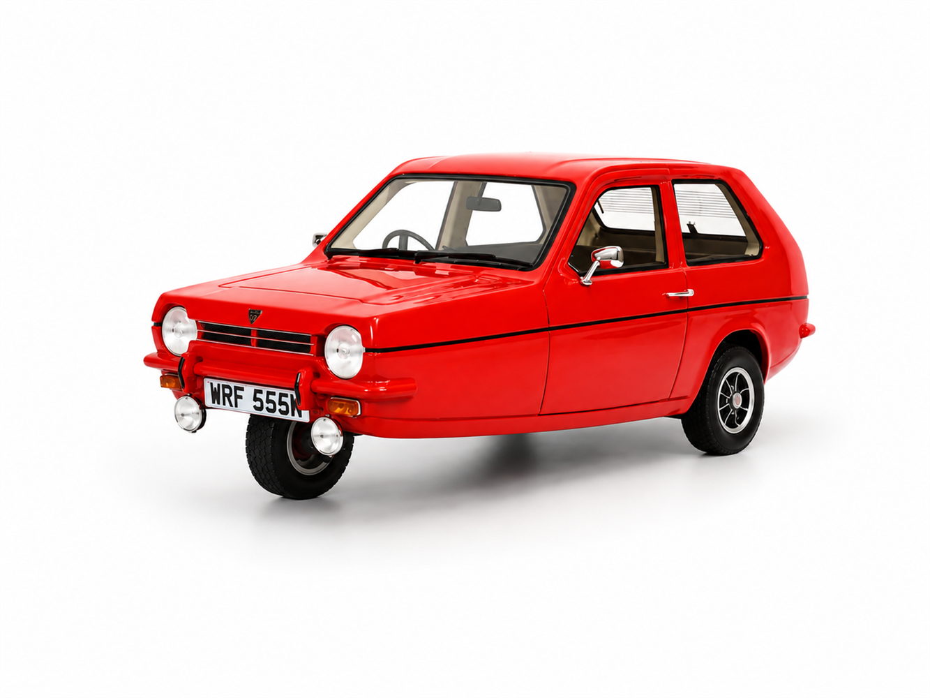 Reliant Robin London red 1973-1981 1:18 Cult Scale