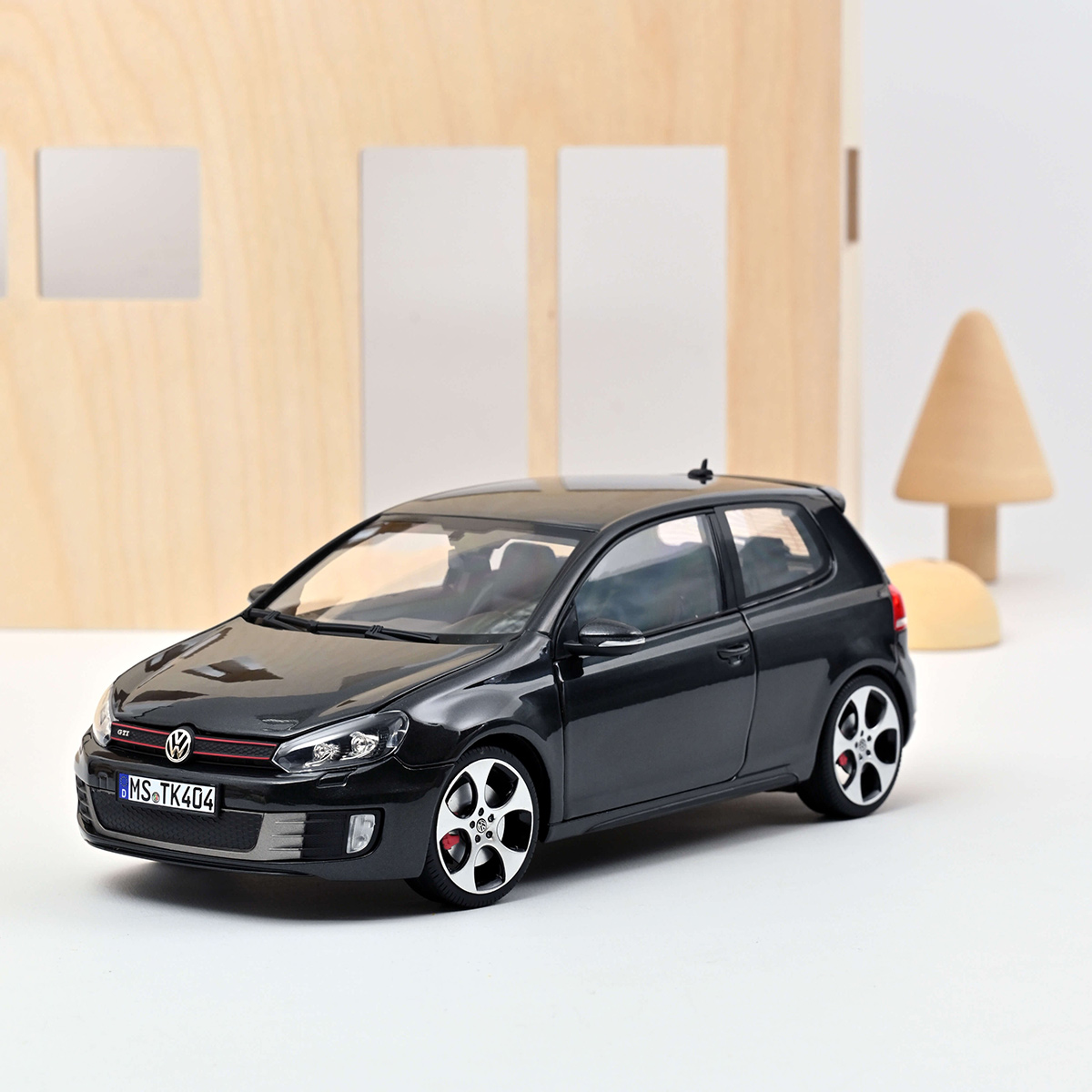 VW Golf GTi 2009 Grey met.1:18 Norev