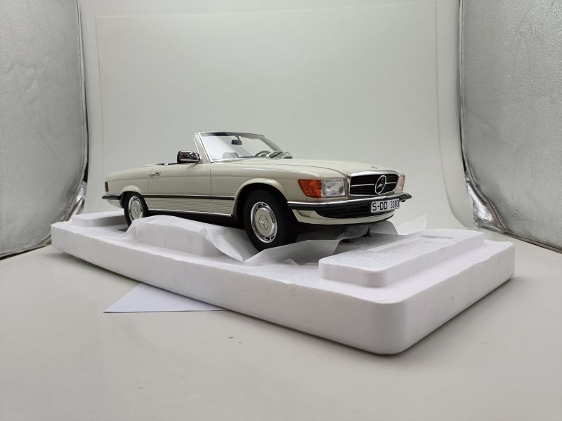Mercedes Benz 380SL R107 Classic Weiss 1979-1985 1:12  12 Art 