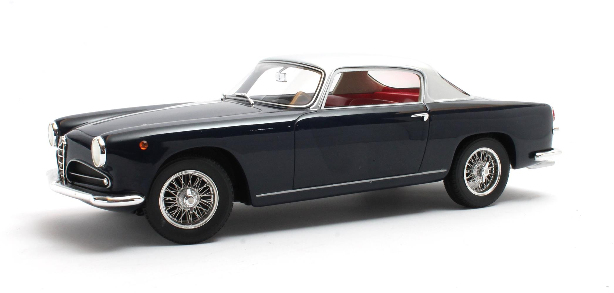 Alfa Romeo 1900CSS Touring coupe blue/silver 1955 1:18 Cult Scale Models 