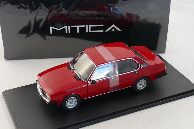Alfa Romeo Alfetta Berlina 2000L 1978  rosso alfa 501 1:18 Mitica