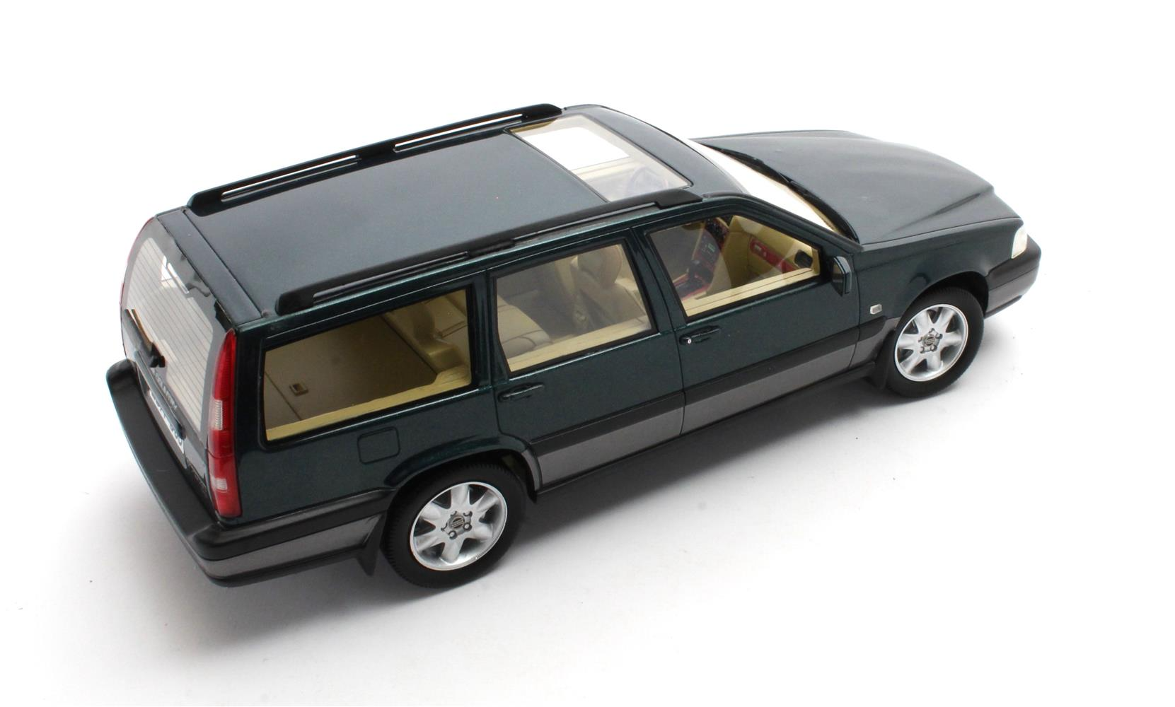 Volvo V70 XC Cross Country blue green metallic 96-99 1:18 Cult Scale Models 