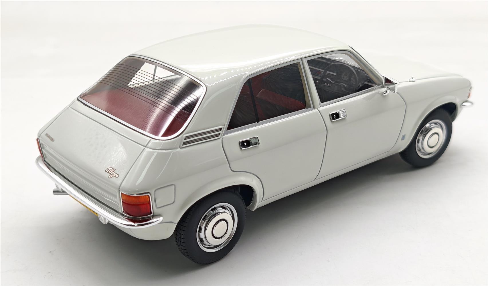 Austin Allegro Glacier white 1973 1:18 Cult Scale Models 