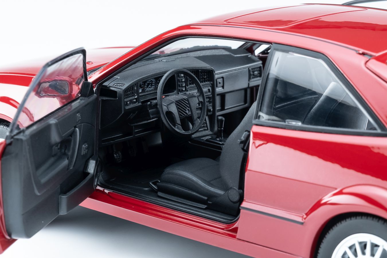 Volkswagen Corrado G60  red 1:18 Norev