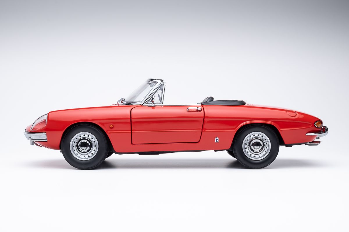 Alfa Romeo 1600 Duetto Spider rot 1:18 Touring Modelcars Alfa Romeo 1600 Duetto Spider rot 1:18 Touring Modelcars