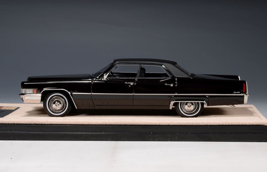 Cadillac Sedan de Ville - black1970 GLM70505  1:43  GLM  