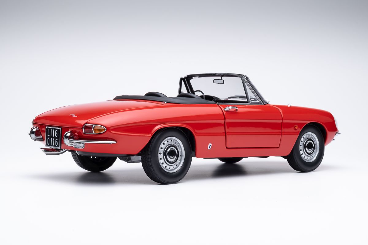 Alfa Romeo 1600 Duetto Spider rot 1:18 Touring Modelcars Alfa Romeo 1600 Duetto Spider rot 1:18 Touring Modelcars