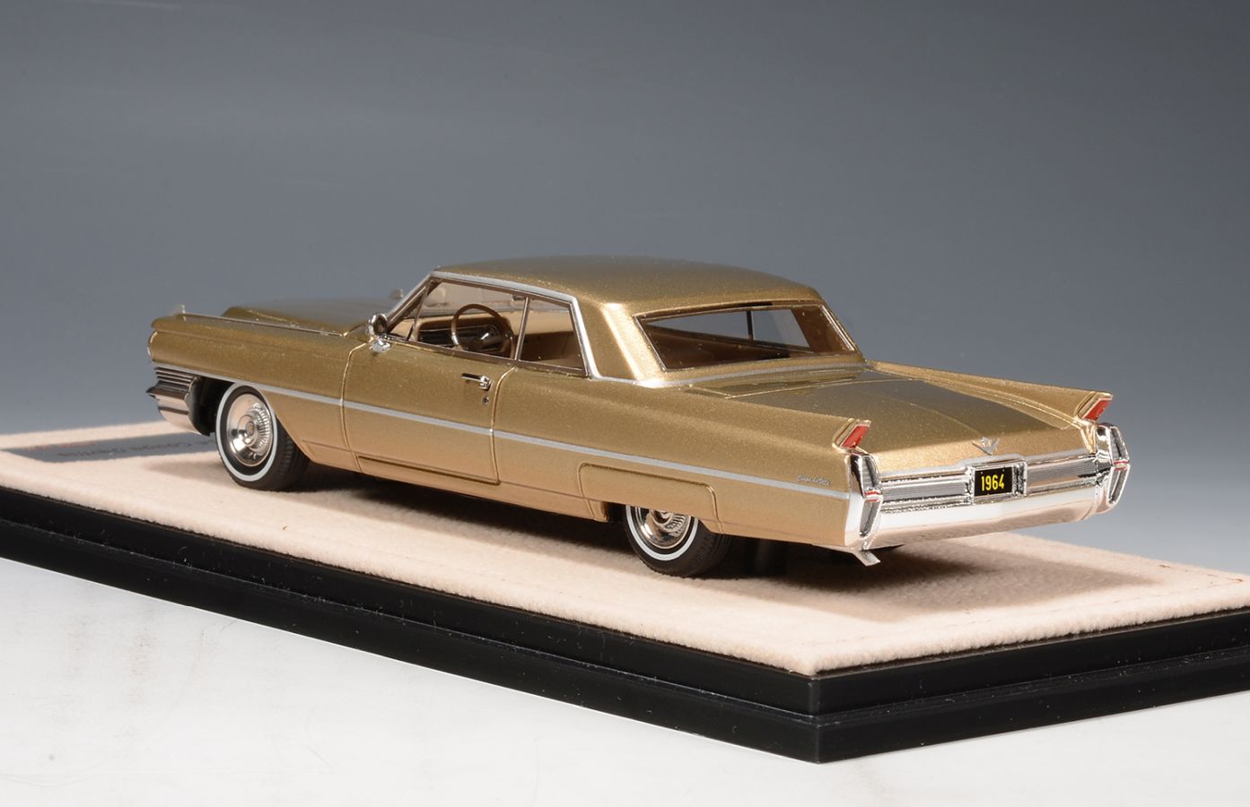 Cadillac Coupe de Ville 1964 - firemist saddle STM65605 1:43 Stamp Models GLM