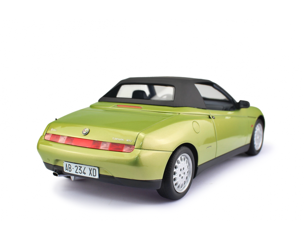 Alfa Romeo Spider 2.0 T.Spark 16V 1995 Verde Acido LM193E  1:18 Laudoracing Model