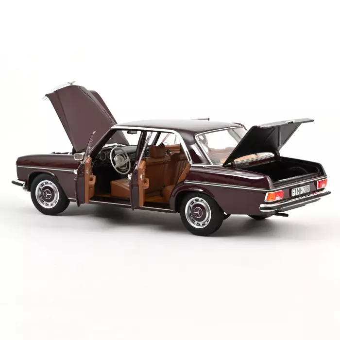 Mercedes-Benz 200 1968 Dunkelrotbraun 1:18 Norev